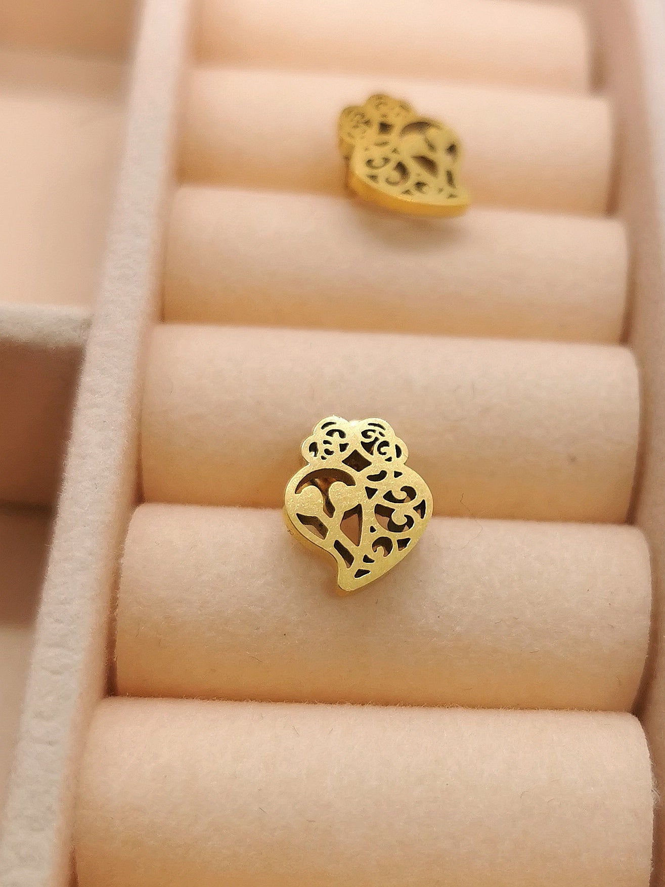 Brincos Viana Dourados pequenos