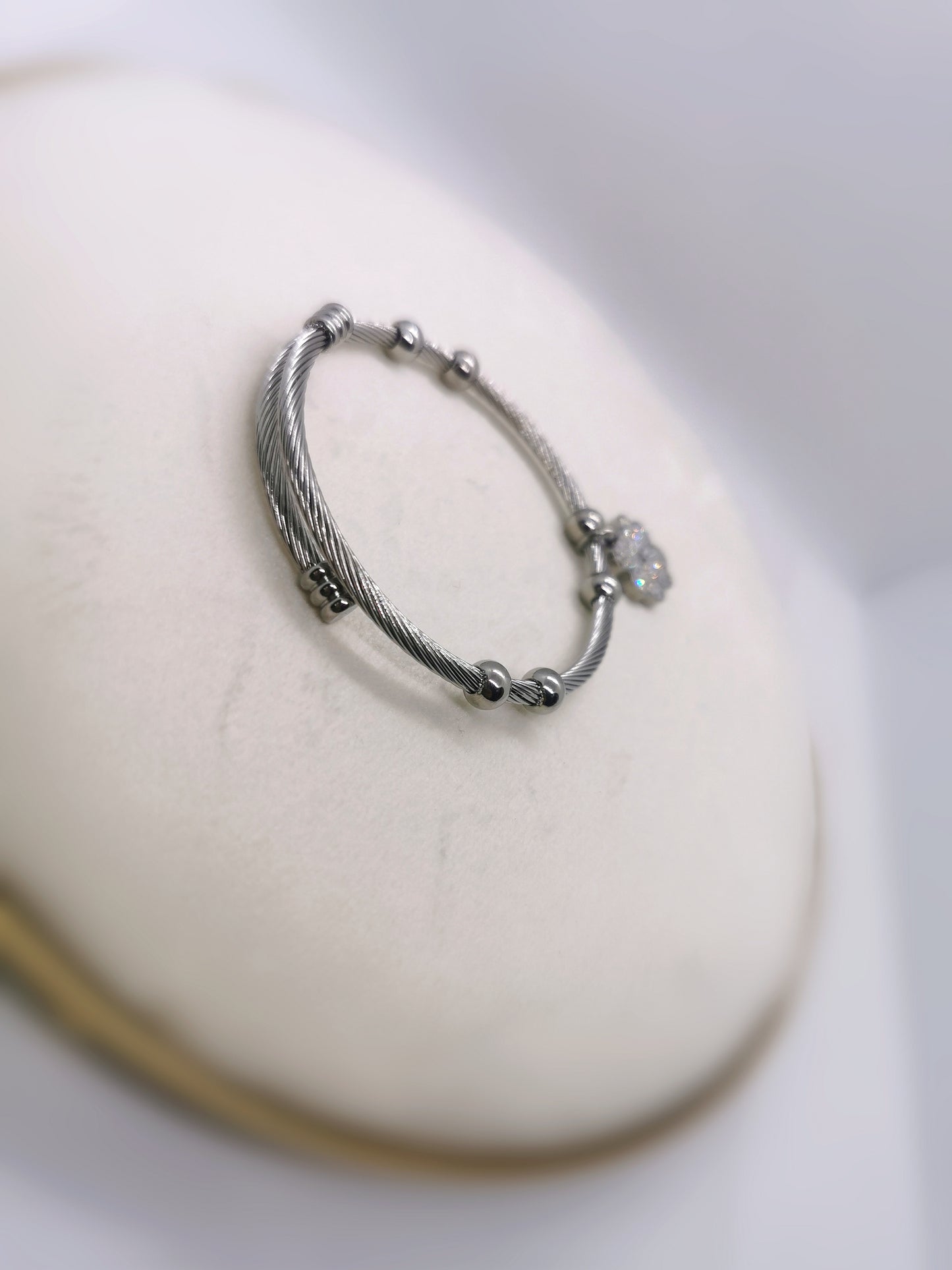 Escrava Trevo brilhante