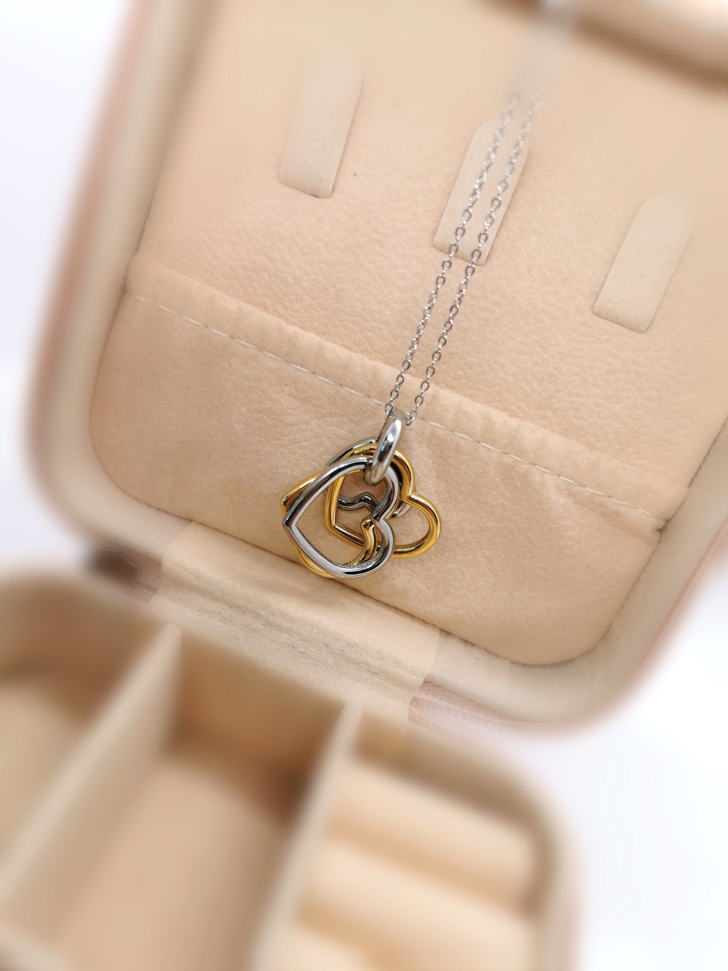 Colar quatro corações