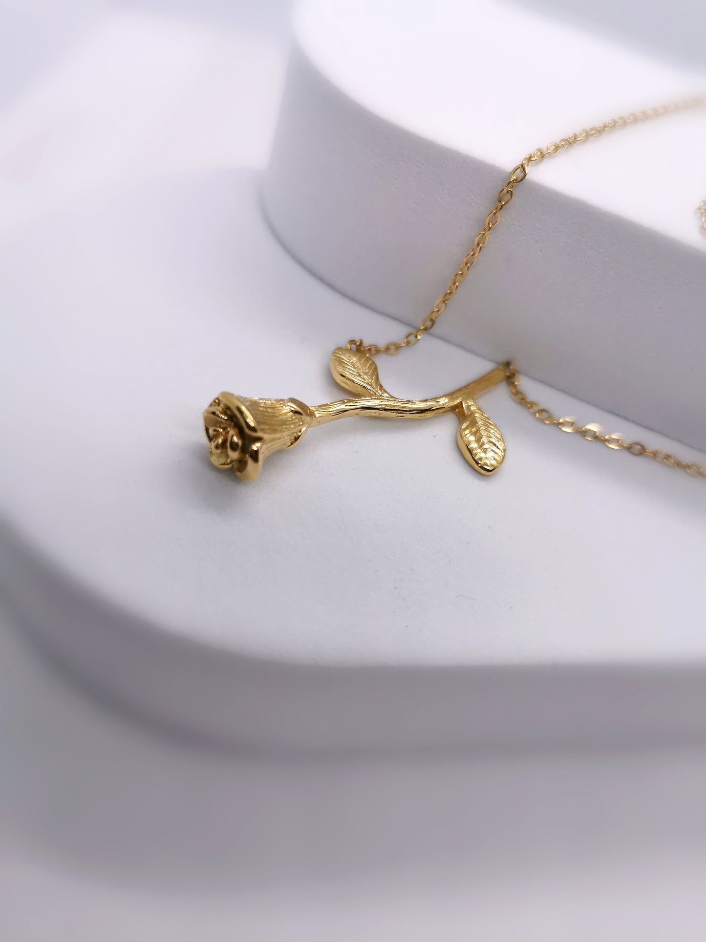 Bella Necklace 🌹