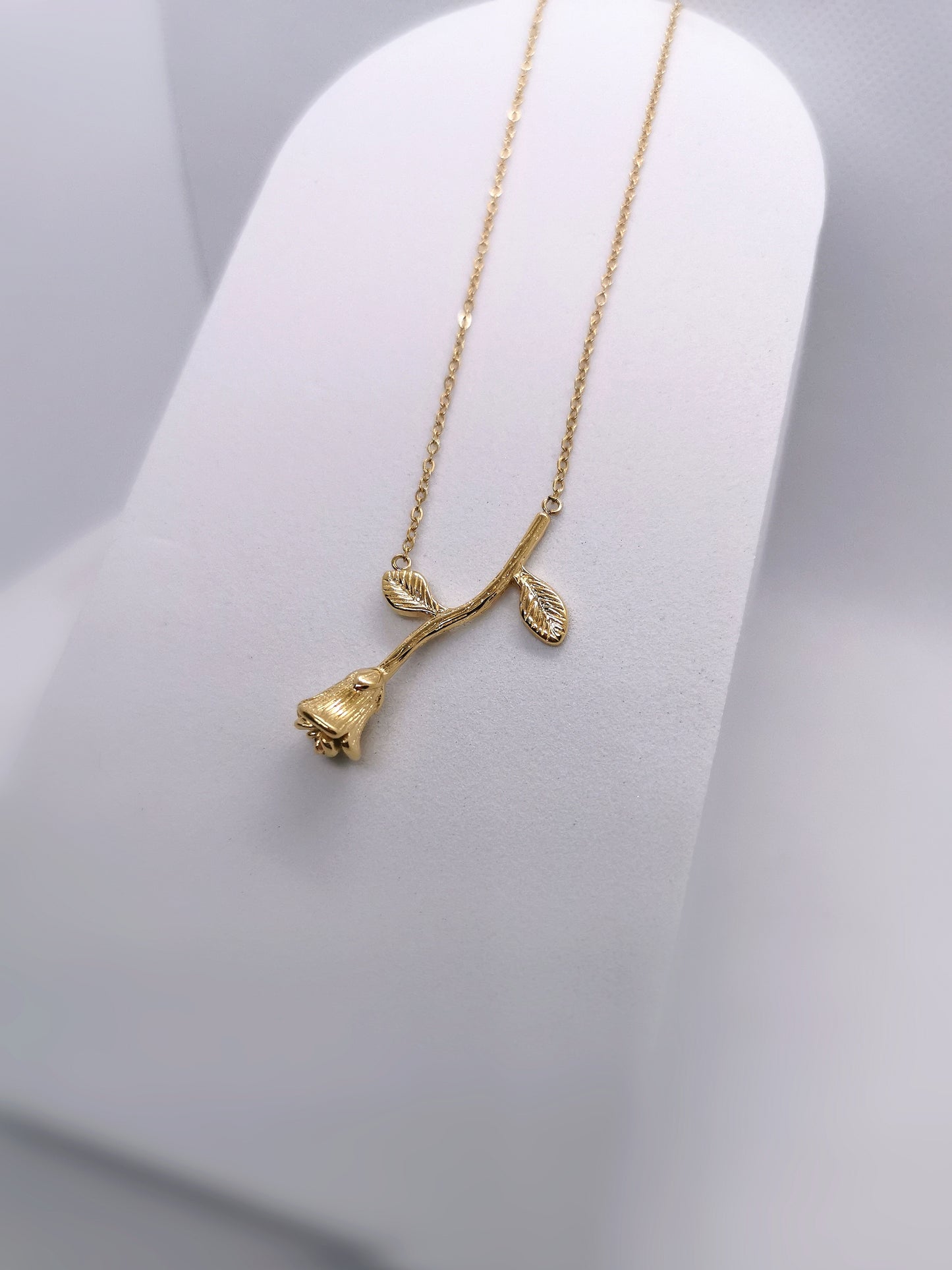 Bella Necklace 🌹
