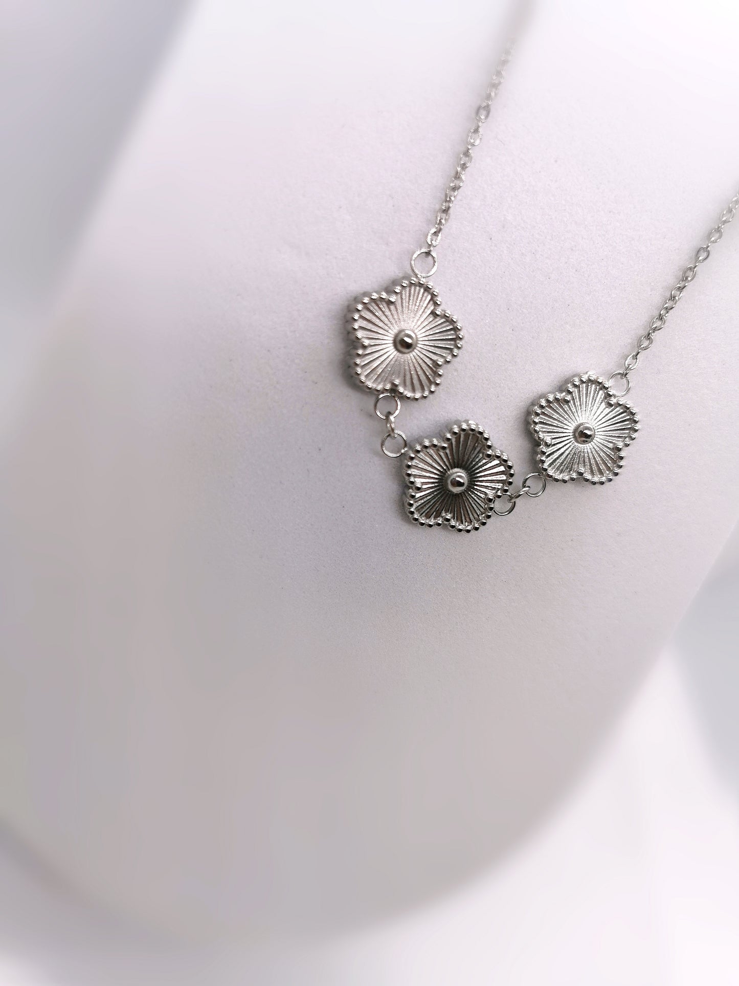 Carry Necklace