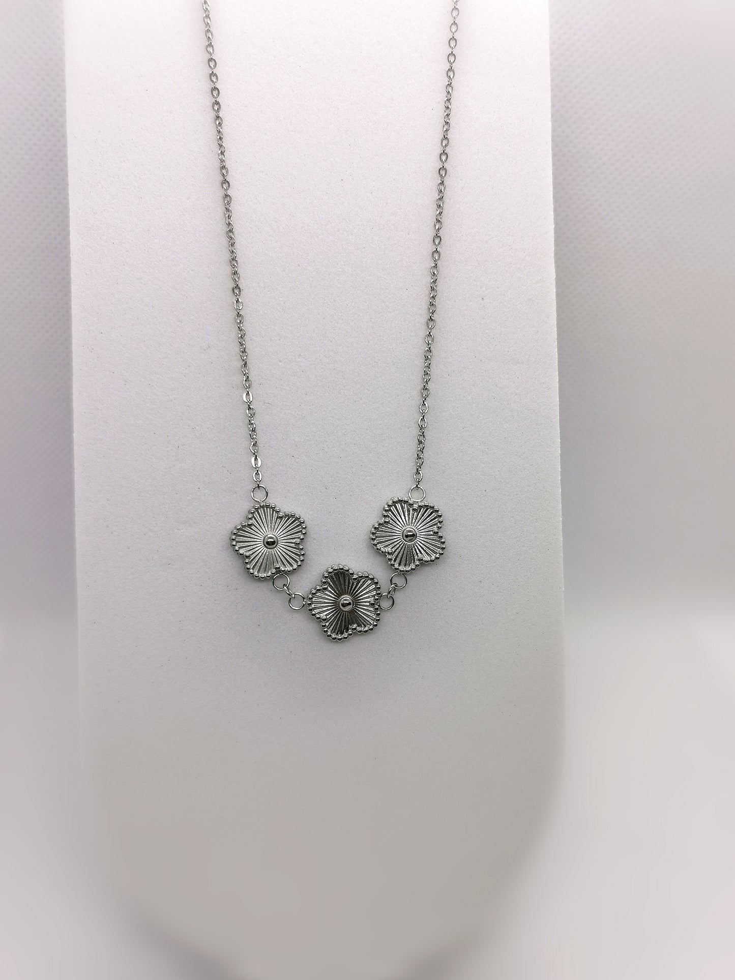 Carry Necklace
