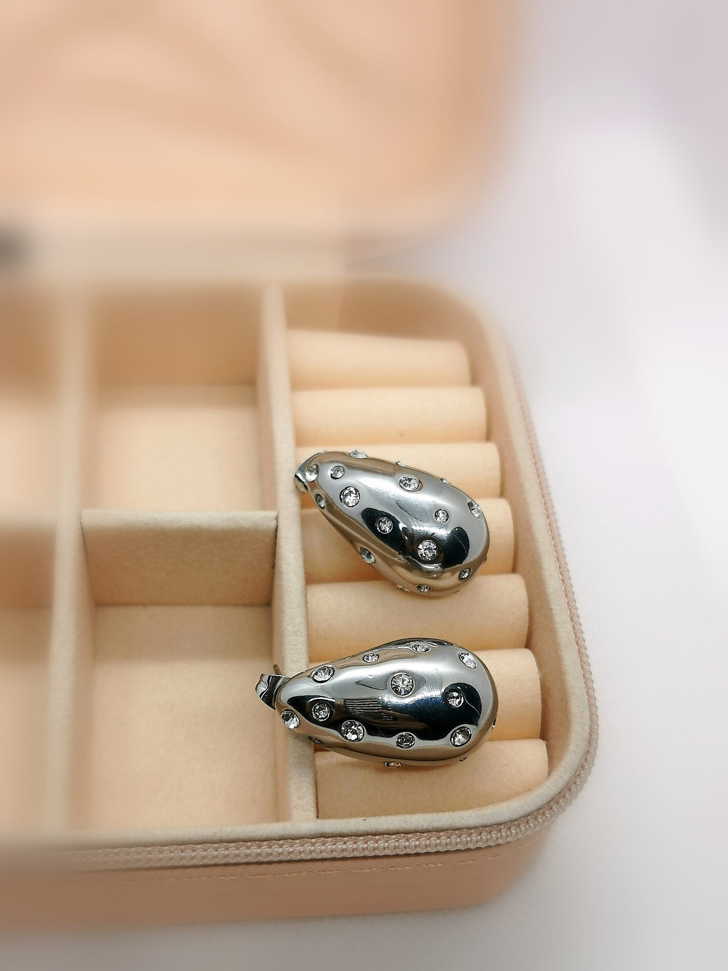 Drop earrings with zirconias